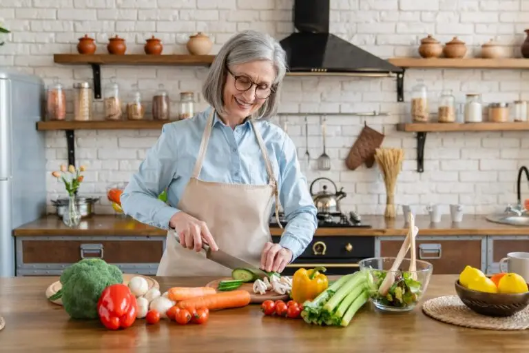 Reset Over 50 - Senior cutting vegetables